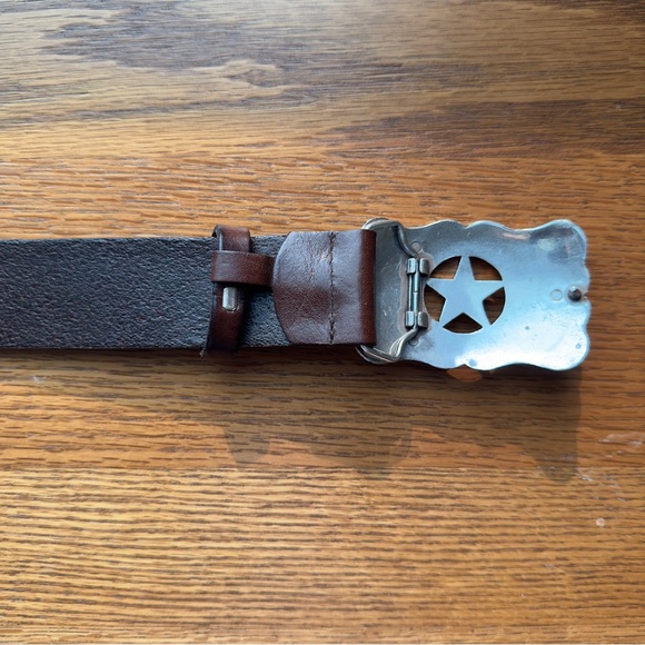 FOSSIL genuine leather solid belt brown size S 29” around your waist 1.5” wide - Picture 3 of 4